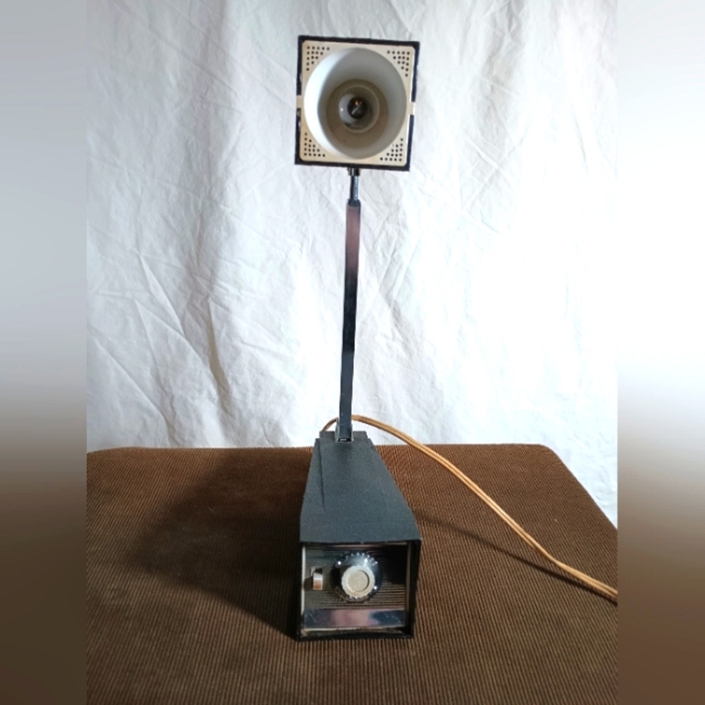 Vintage Eagle Dial a Lite Desk Lamp MCM Extendable Neck sleek, retro 50's style